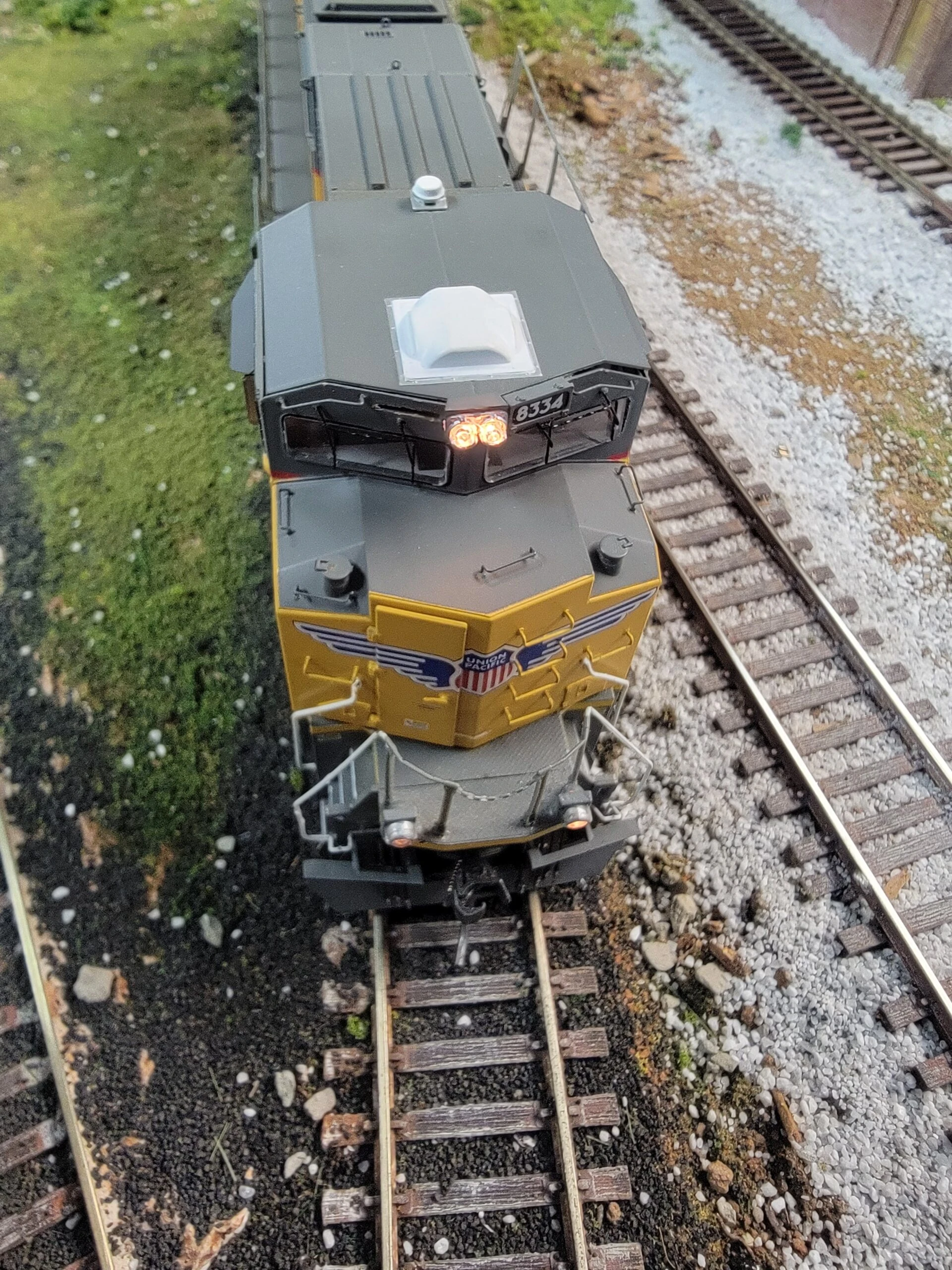 Athearn Genesis G68520 HOScale SD70ACe Union Pacific UP 8334 Sound - USED - Image 2