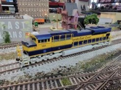 Athearn Genesis G68630 HO Scale EMD SD70M-2 FEC 101 DCC & Sound - Like New USED