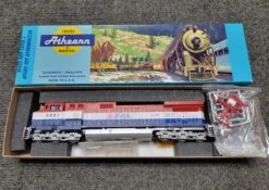 Athearn 4926 HO Scale GE C44-9 Diesel (BB Kit) BC Rail 4641 - NOS