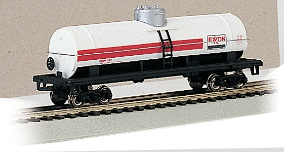 Bachmann 17838 HO Scale 40' Single Dome Tank Car Exxon 1121 - NOS