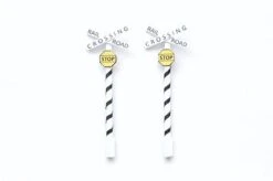 JL Innovation 858 HO Scale Tiger Striped Railroad Crossing Crossbucks 2 Pack