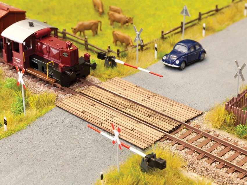 Noch 14624 N Scale Wooden Plank Grade Crossing