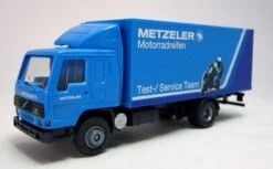 Roco 1592 HO Scale Volvo FL 10 Metzeler LR - NOS