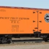 ScaleTrains Kit Classics 1257 40' Steel Reefer SP/UP PFE 66123