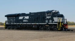 ScaleTrains Rivet 33661 N Scale GE ET44 Tier 4 Diesel "Horsehead" Norfolk Southern NS 3666