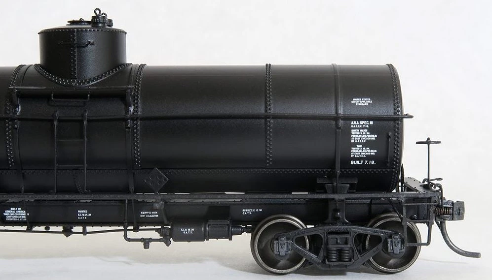 Tangent Scale Models 19018-01 GA 1917-design 8000 Gallon Non-Insulated Tank Car GATX 13901 - Image 3
