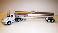 Trucks N Stuff TNS066 HO Scale Peterbuilt 579 With Indian River Food Grade Tank Trailer