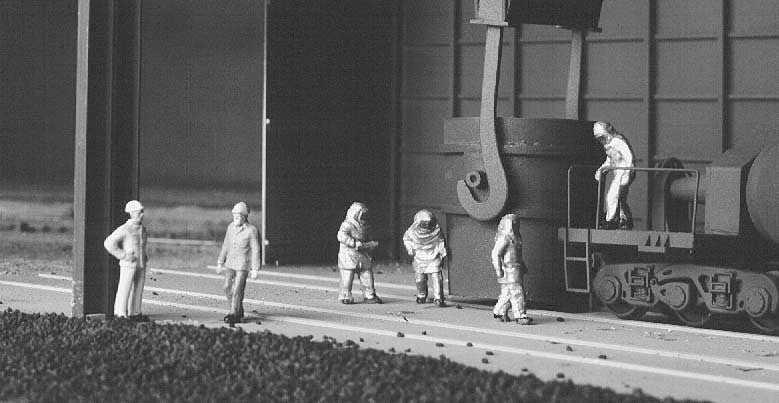 Walthers 949-6089 HO Scale Blast Furnace Crew Figure Set