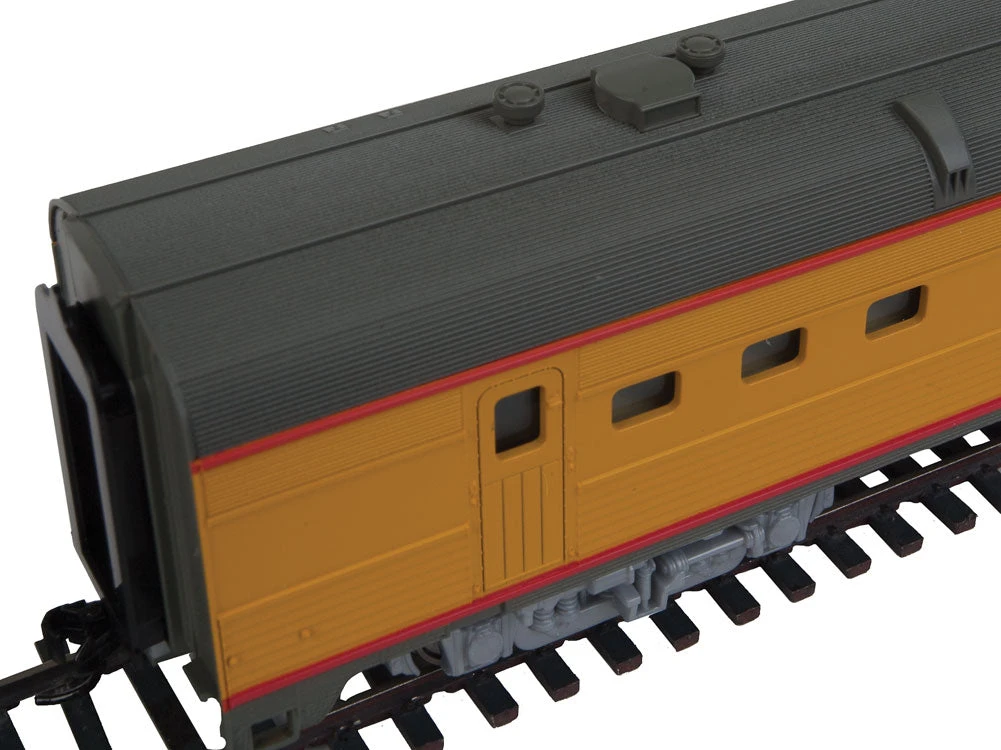 Walthers Mainline 910-30158 HO Scale 85' Budd Diner Union Pacific UP - Image 2