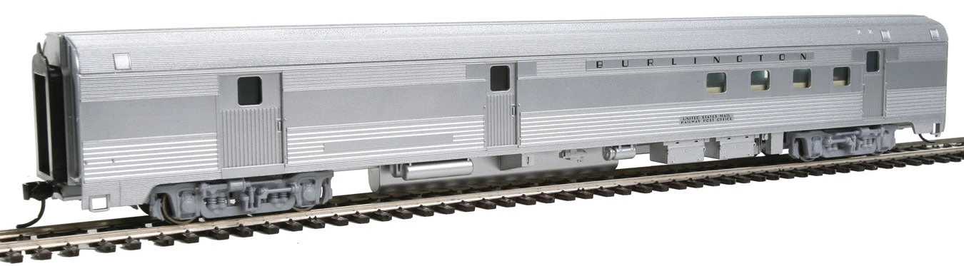 Walthers Mainline 910-30303 HO Scale 85' Budd RPO Car Burlington CB&Q - Image 2