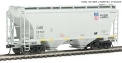 Walthers Mainline 910-7547 HO Scale 39' Trinity 3281 2-Bay Covered Hopper Union Pacific CMO 15062 -