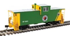 Walthers Mainline 910-8719 HO Scale Extended Wide Vision Caboose Northern Pacific NP 10423