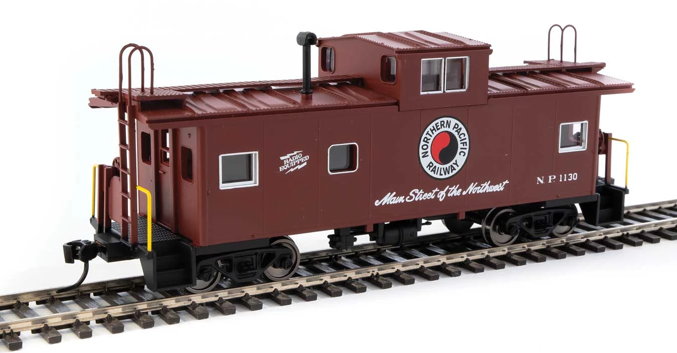 Walthers Mainline 910-8777 HO Scale Wide Vision Caboose Northern Pacific NP 1130
