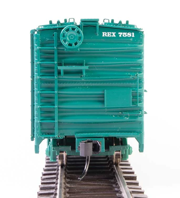 Walthers Proto 920-17323 HO Scale 50' Express Reefer Railway Express "Light Green" REX 7581 - Image 2
