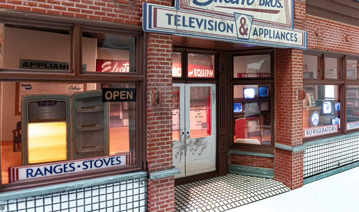 Woodland Scenics Woodland BR5873 O Scale Built Up Structure Smith Brothers TV & Appliance Store - Image 5