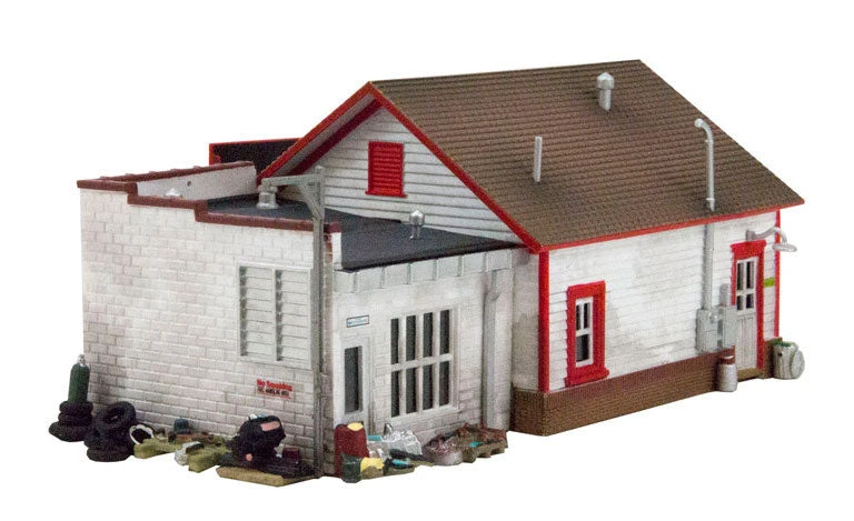 Woodland Scenics BR4922 N Scale Built Up Structure - Fill'er Up & Fix'er - Image 2