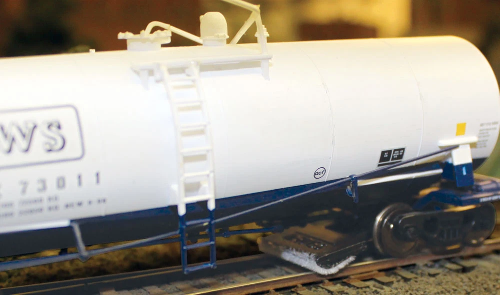 Woodland Scenics TT4570 Tidy Track, N Scale Dust Monkeys - Image 2